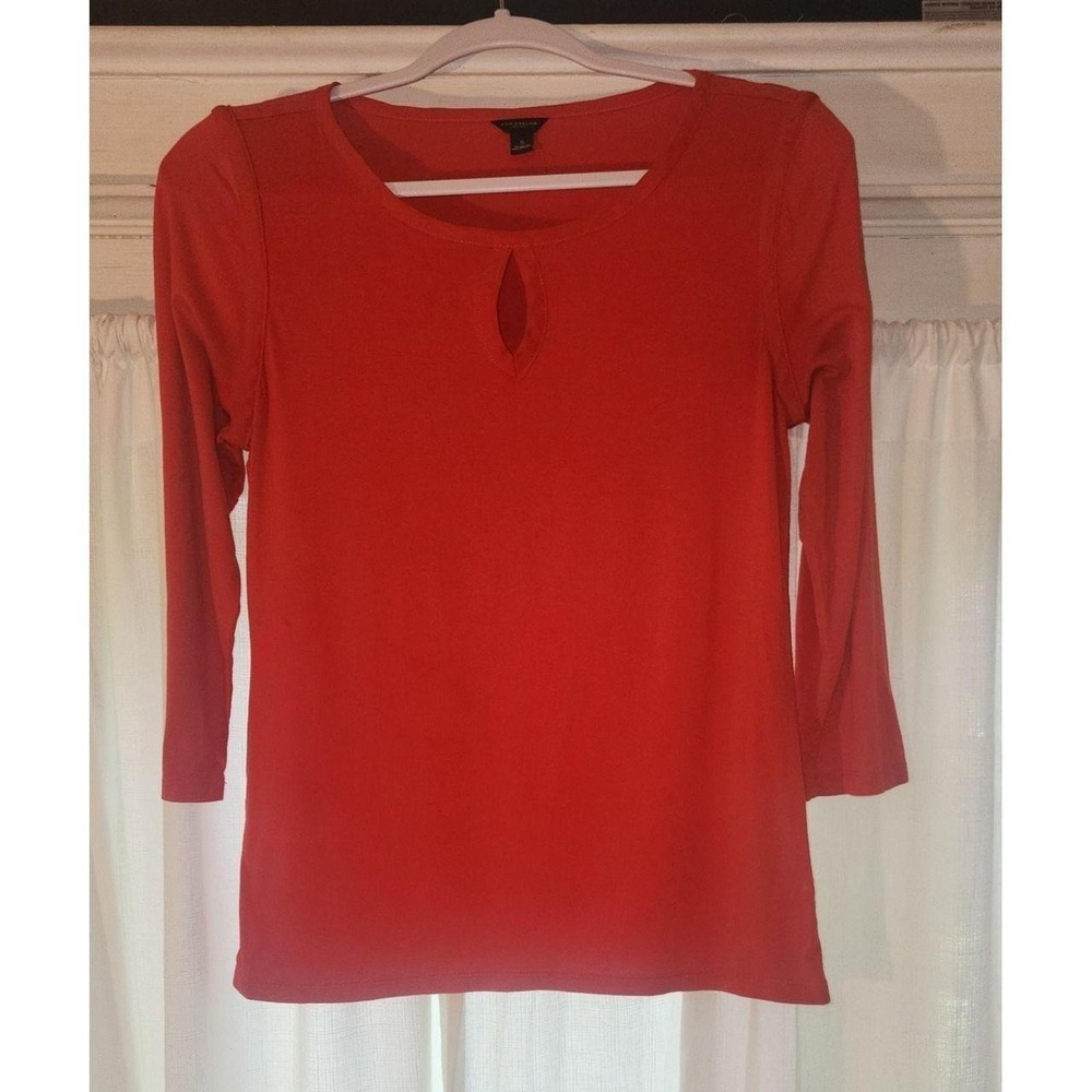 Ann Taylor Women's Orange Keyhole 3/4 Sleeve Top
SMALL